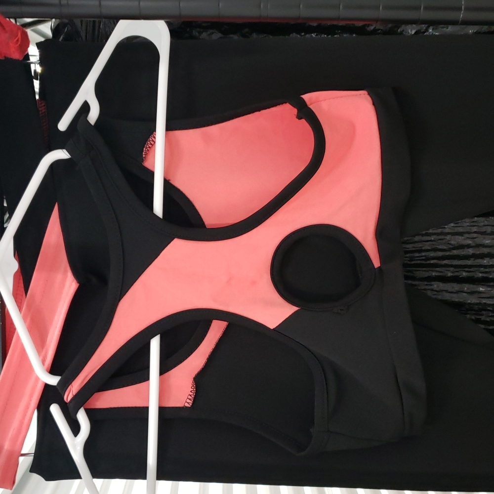Workout suit - Picture 4 of 4